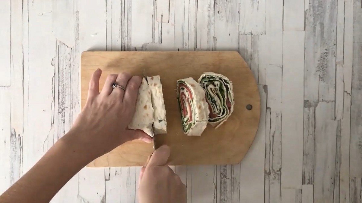 закуска из лаваша с красной рыбой