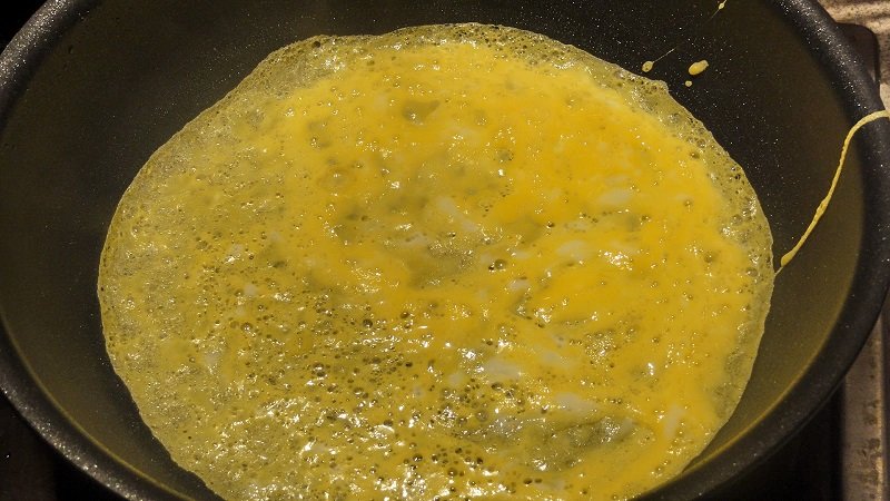 рулет с беконом и фаршем