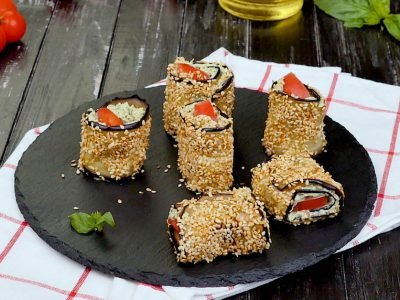 Рулетики из баклажанов с творогом