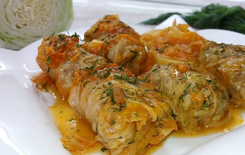 готовые рулетики с капустой и мясом