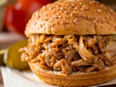 Рваная свинина по-техасски на гриле