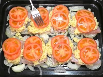 Рыба под рисом в духовке