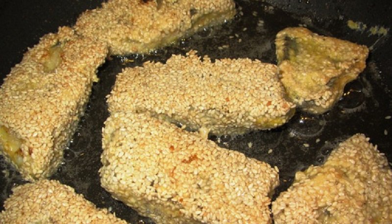 филе рыбы в кунжуте