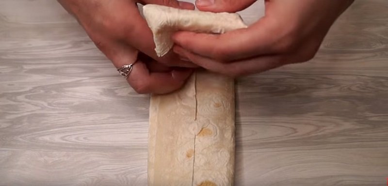 заворачивать лаваш