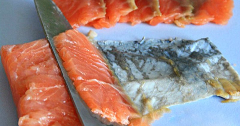 нарезанное рыбное филе