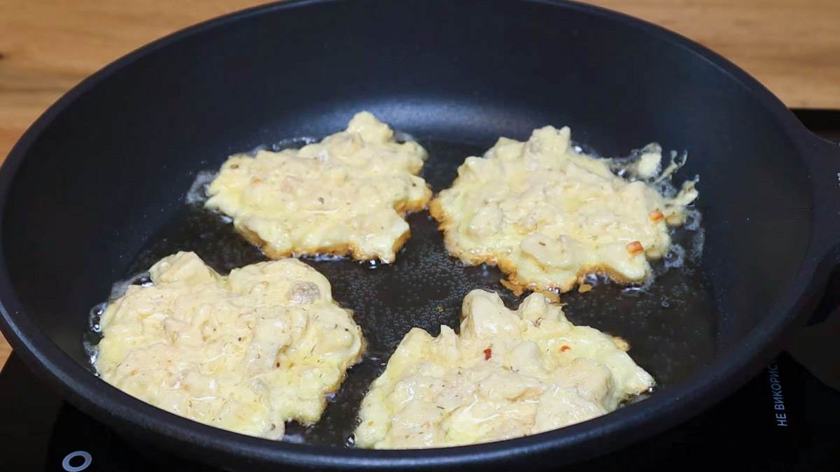 котлеты на сковороде