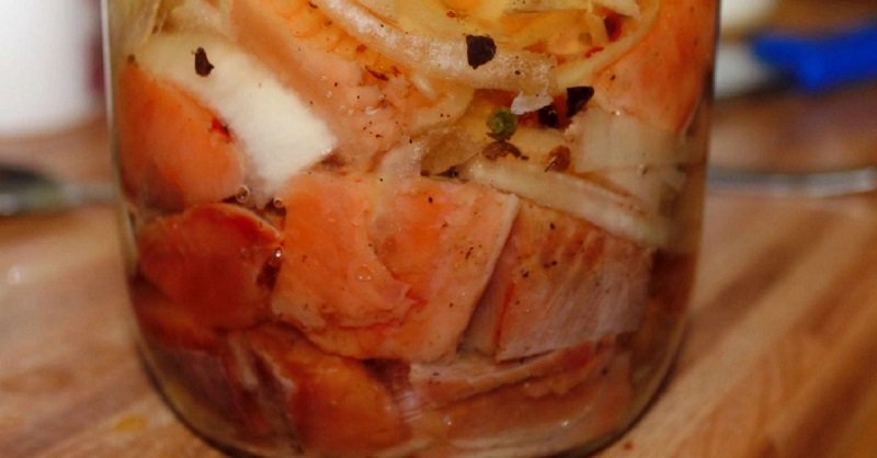 рыба в банке