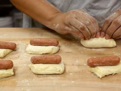 Пирожки с сосисками