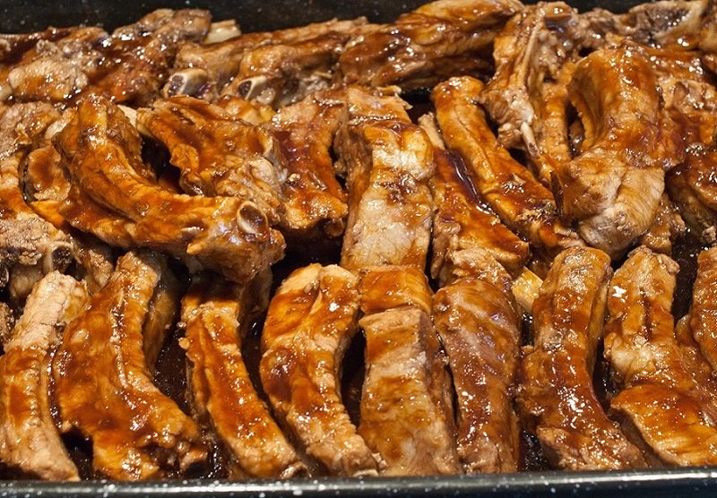 ребра на противне