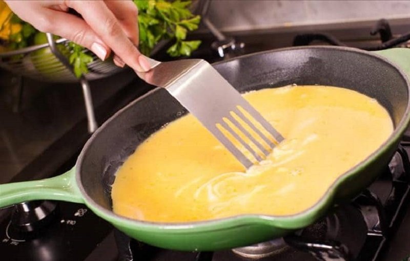 жарка омлета