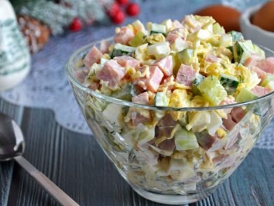 Салат «‎Берлинский» с ветчиной и сыром