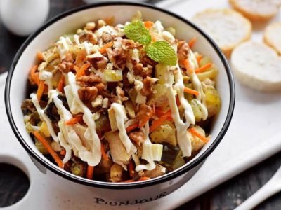 Салат «Дядя Ваня» с курицей и грибами