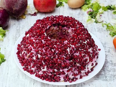 Салат «Гранатовый браслет»