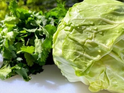 Весенний салат из капусты и зелени без майонеза