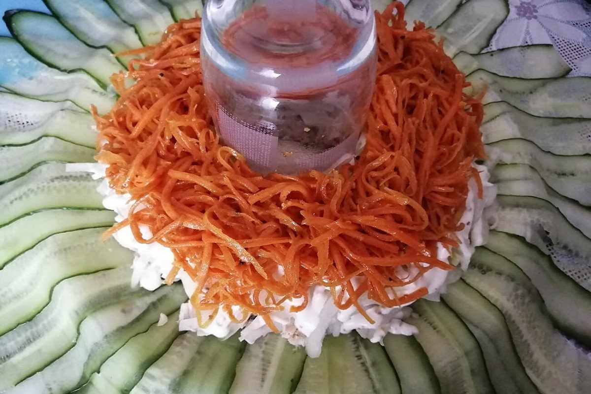 Салат с корейской морковкой и огурцом