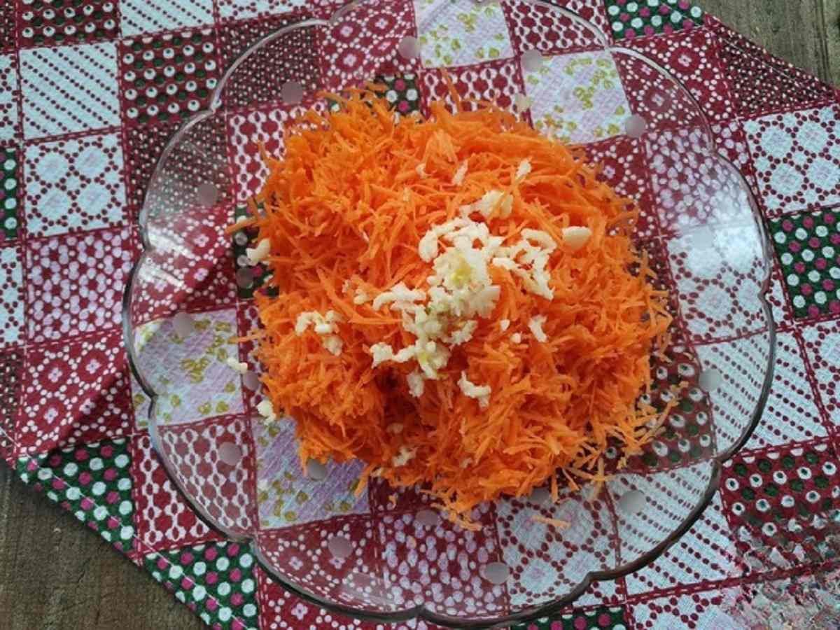 морковь с чесноком
