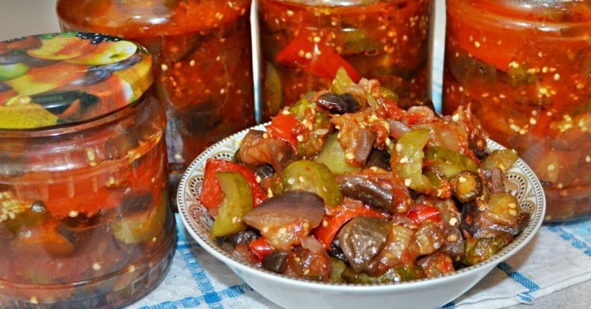Вкусный салат на зиму из помидоров огурцов и болгарского перца, рецепты с фото