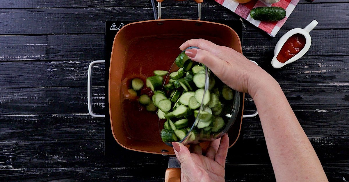 огурцы в томатном соусе