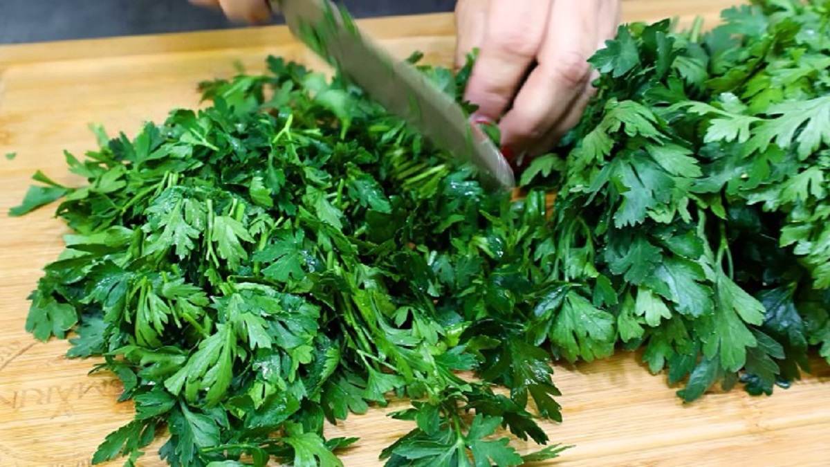 нарезание петрушки