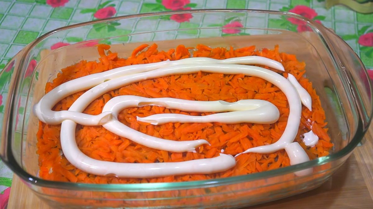 слой моркови с майонезом