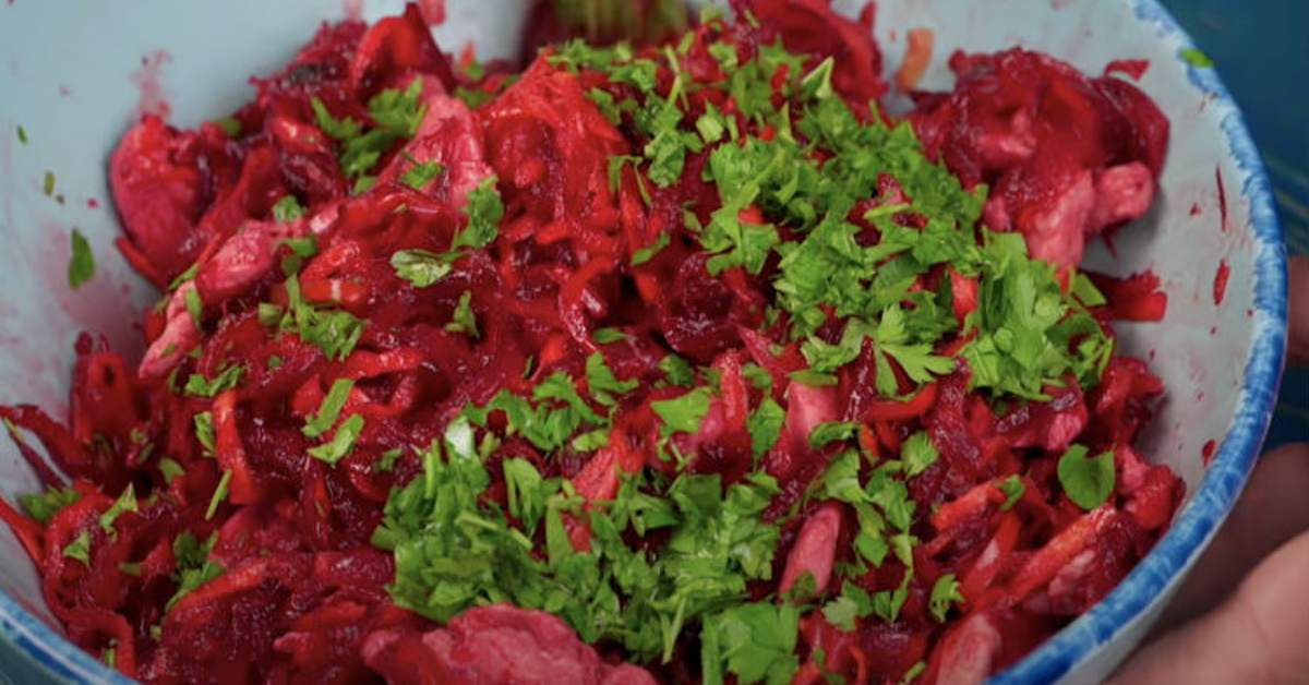 салат со свеклой и яйцами