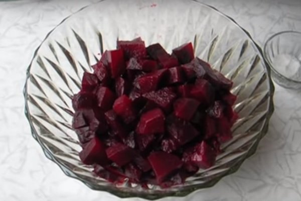 салат из свеклы с семечками