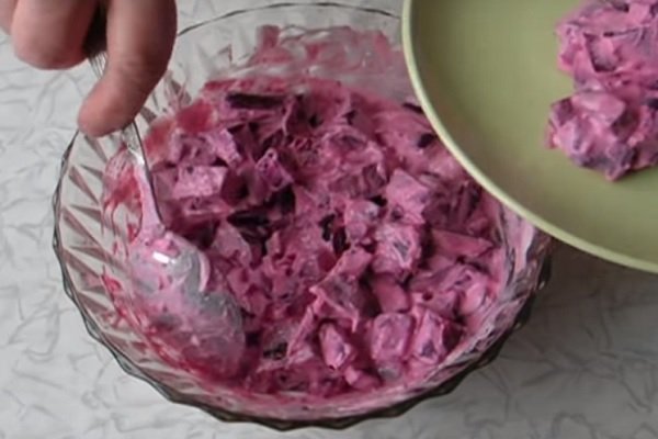 салат из свеклы с семечками