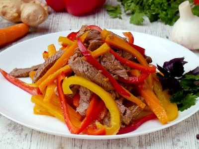 Салат из телятины с имбирной заправкой