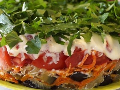 Салат из жареных баклажанов