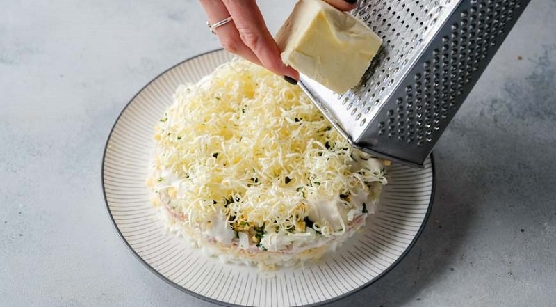 натирание сыра сверху