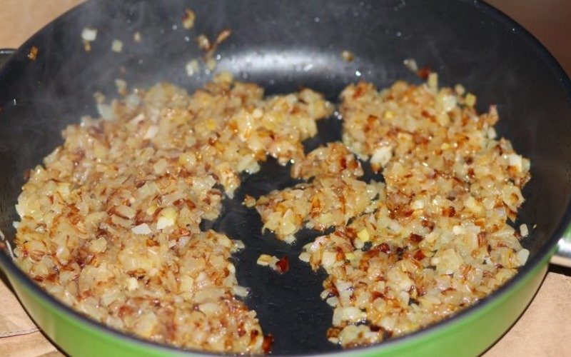 многослойный салат с свинным сердцем