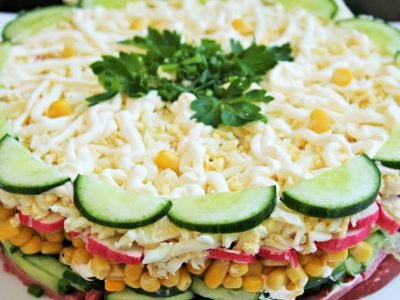 Салат «Новинка» с крабовыми палочками