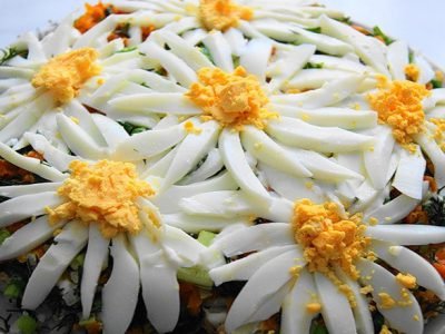 Салат «Ромашковое поле»