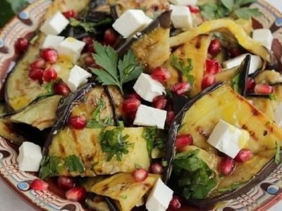 Салат с баклажанами и брынзой