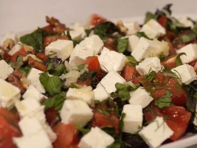 Салат с баклажанами и сыром фета