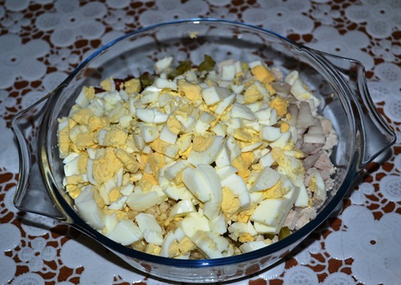 яйца в салате