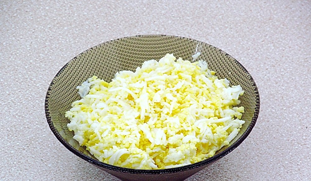 тертые яйца