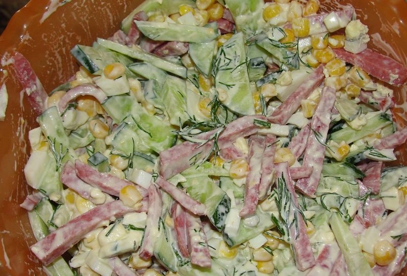 перемешивание салата