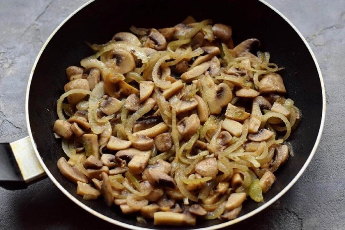 грибы с луком