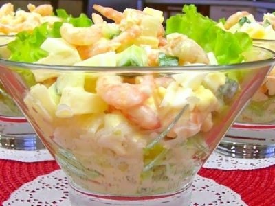 Нежный салат с креветками и ананасом