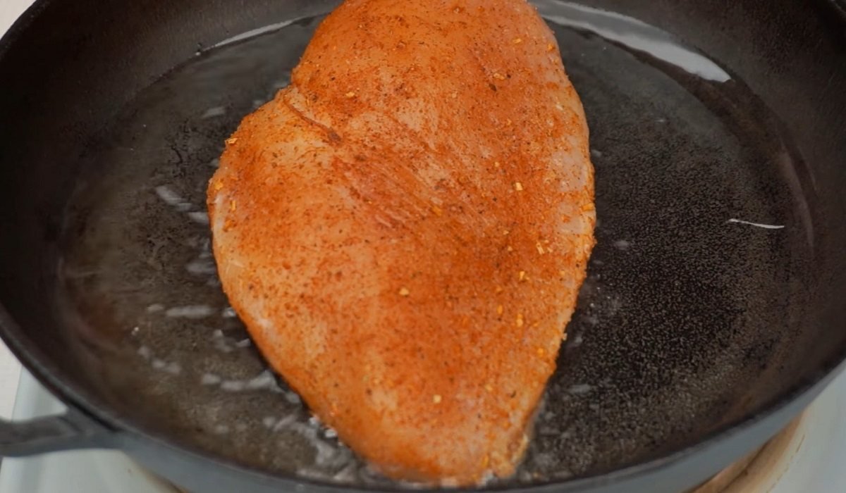 куриное филе на сковороде