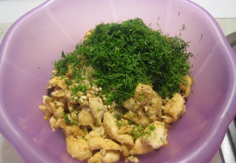 как приготовить салат из куриной грудки