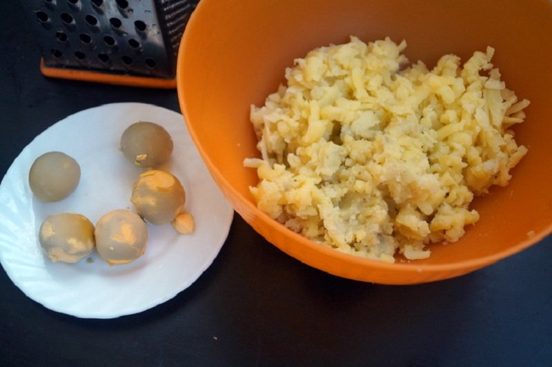 салат с морковными шариками