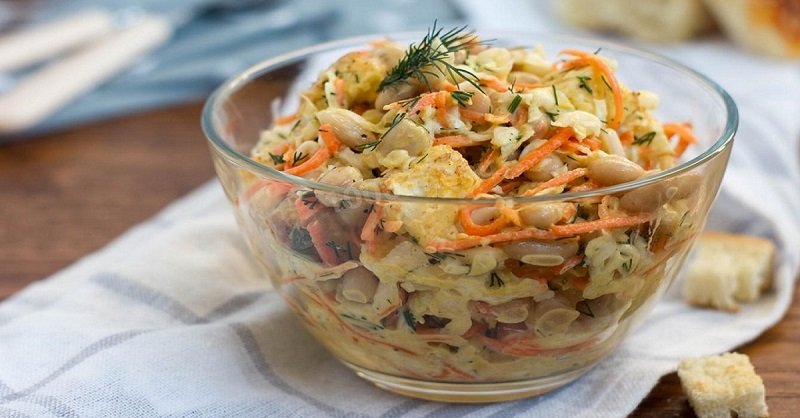 подача готового салата