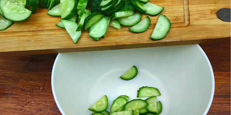 салат с огурцами