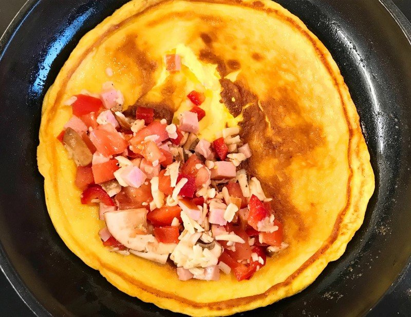 омлет с овощной начинкой
