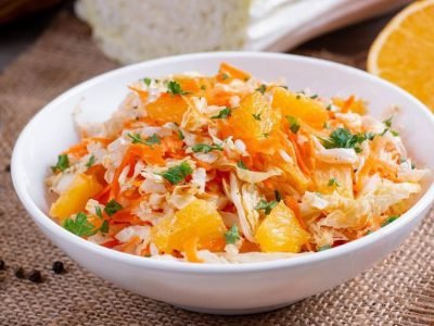 Салат с пекинской капустой и апельсинами