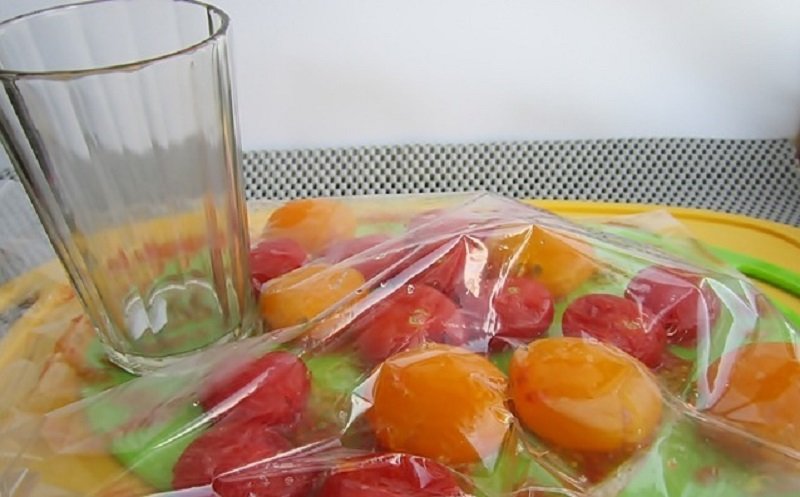 помидоры в пакете