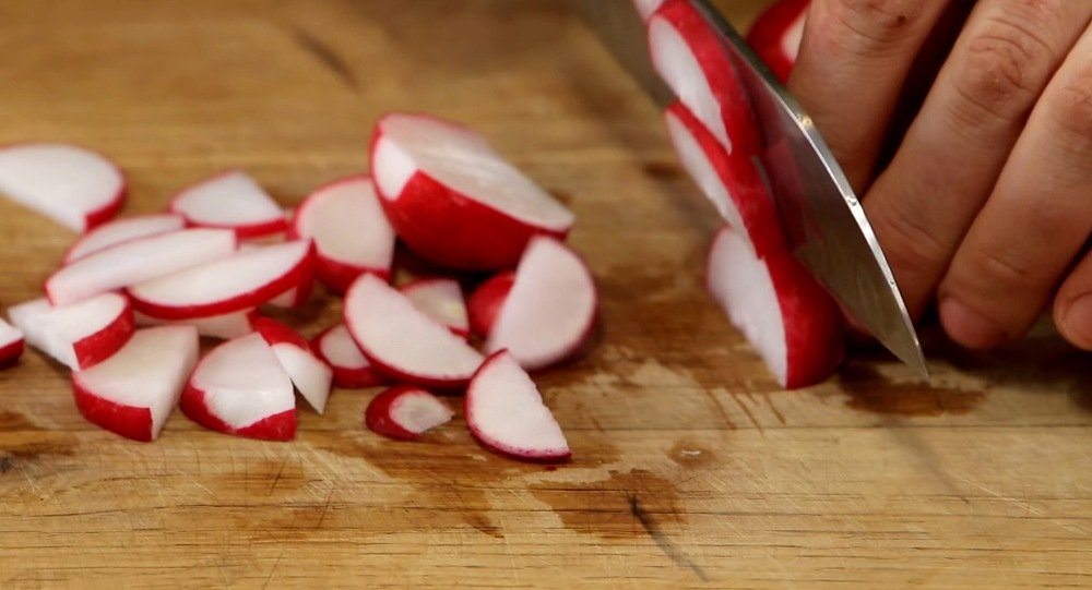 салат с редиской и тунцом