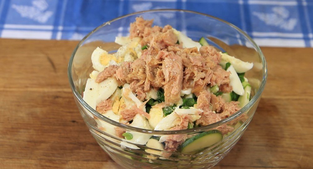 салат с редиской и тунцом